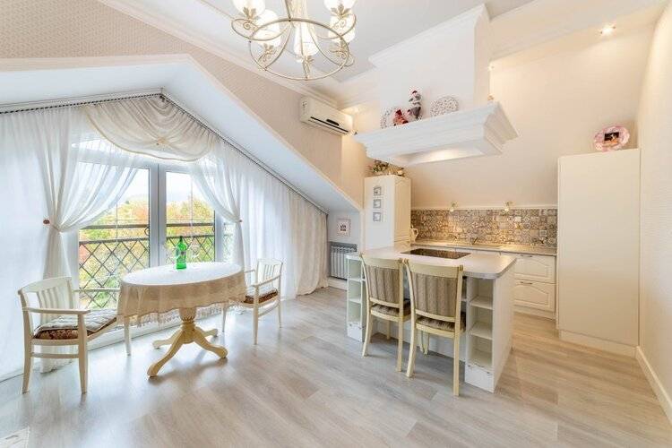 Апартаменты Deluxe Интернациональная 13