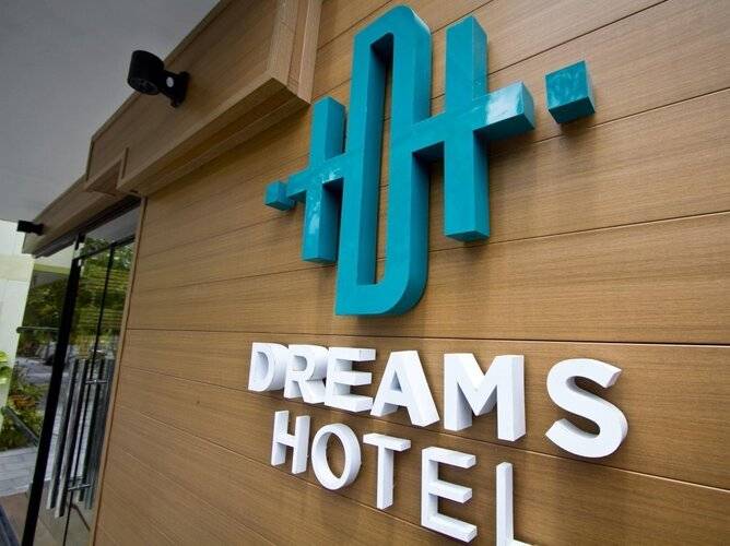 Dreams Grand