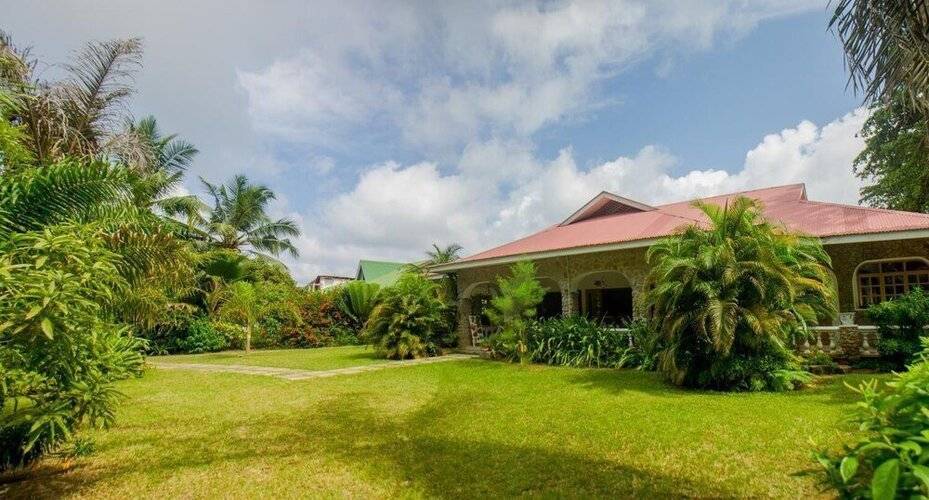 Villa Rafia Guesthouse