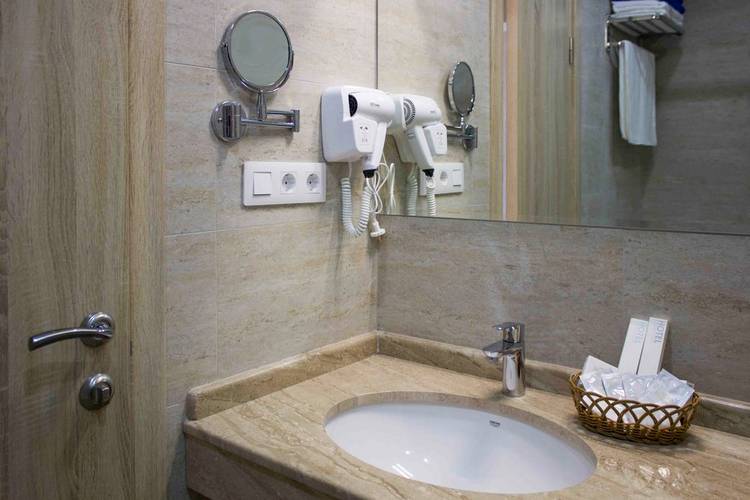 Эмеральдика Family Beach Hotel