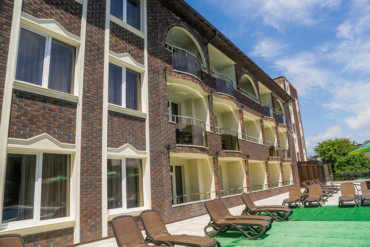 Эмеральдика Family Beach Hotel