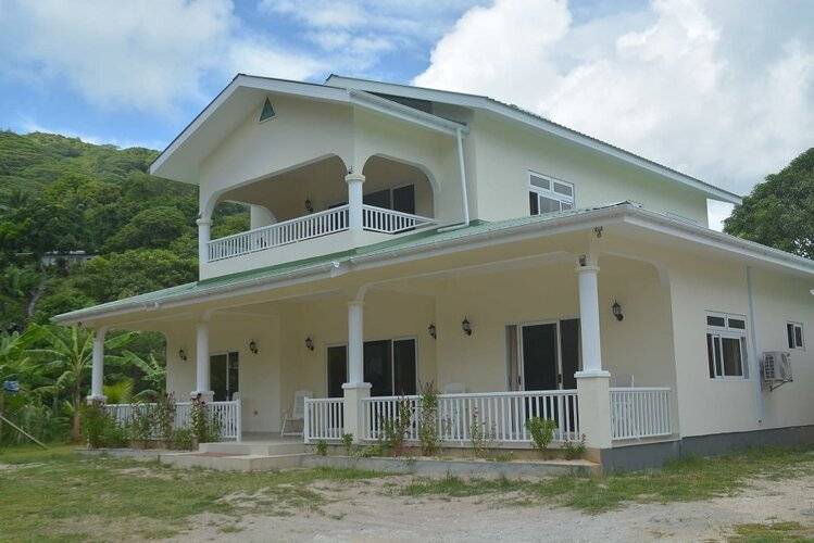 Julie's Holiday Home