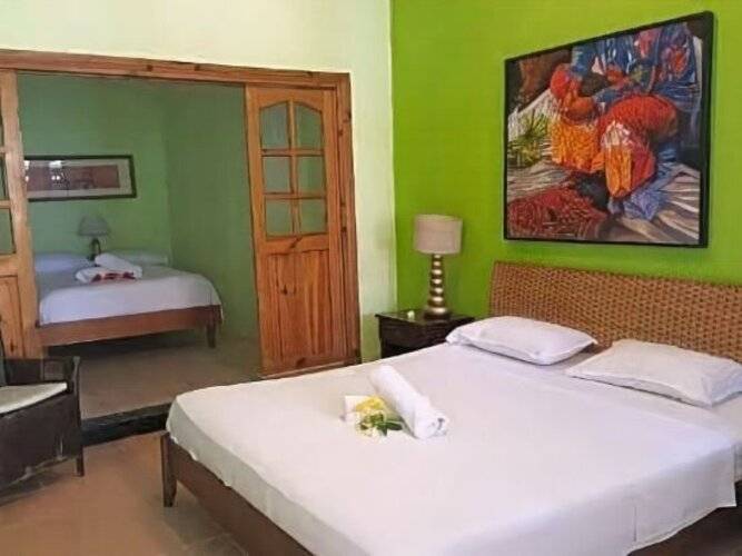 Beau Vallon Bungalows