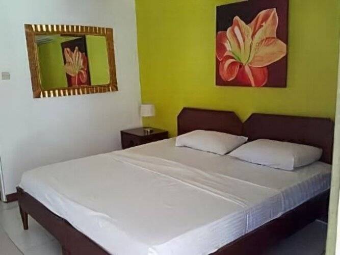 Beau Vallon Bungalows