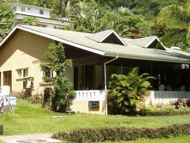 Beau Vallon Bungalows