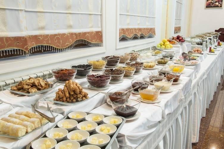 Golden Valley Hotel