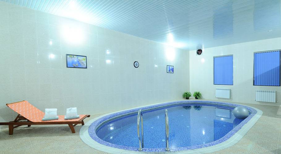Golden Valley Hotel