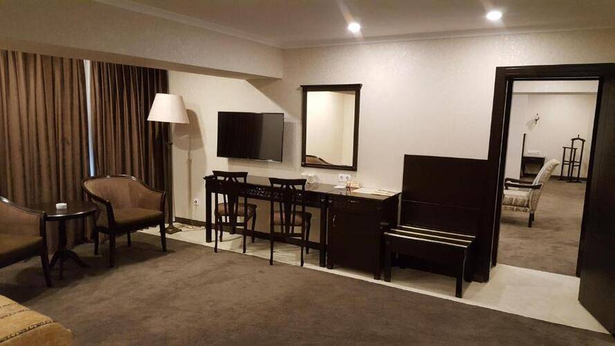 Grand Mir Hotel