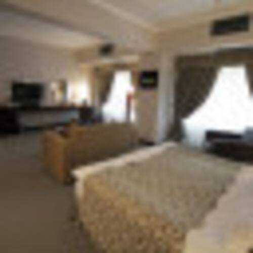 Le Grande Plaza Hotel
