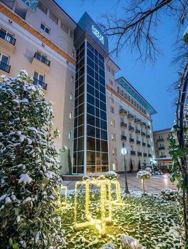 Lotte City Hotel Tashkent Palace