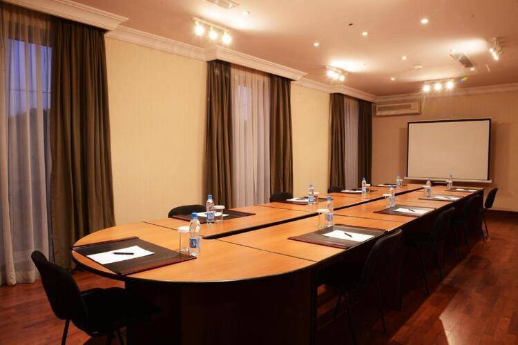 Lotte City Hotel Tashkent Palace