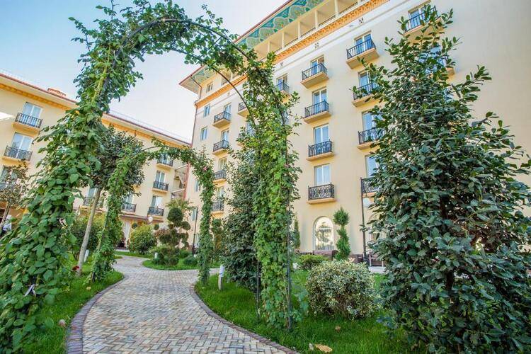 Lotte City Hotel Tashkent Palace