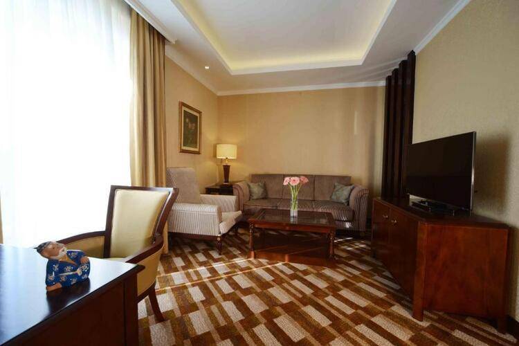 Lotte City Hotel Tashkent Palace