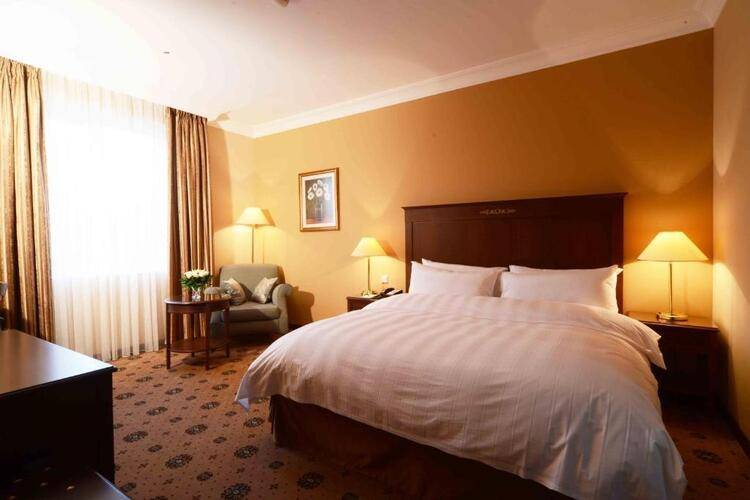 Lotte City Hotel Tashkent Palace