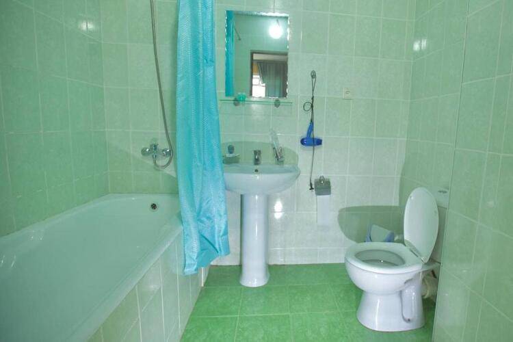 Rovshan Hotel