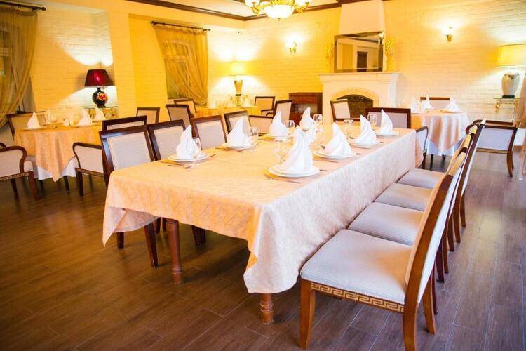 Sharq Hotel