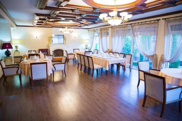 Sharq Hotel
