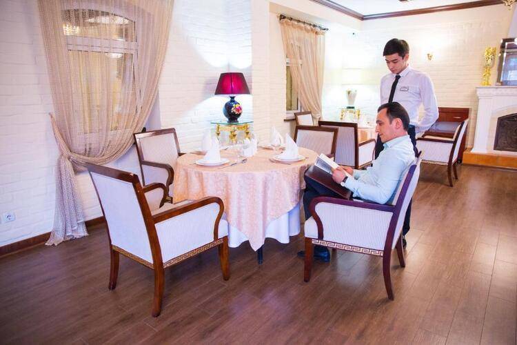 Sharq Hotel