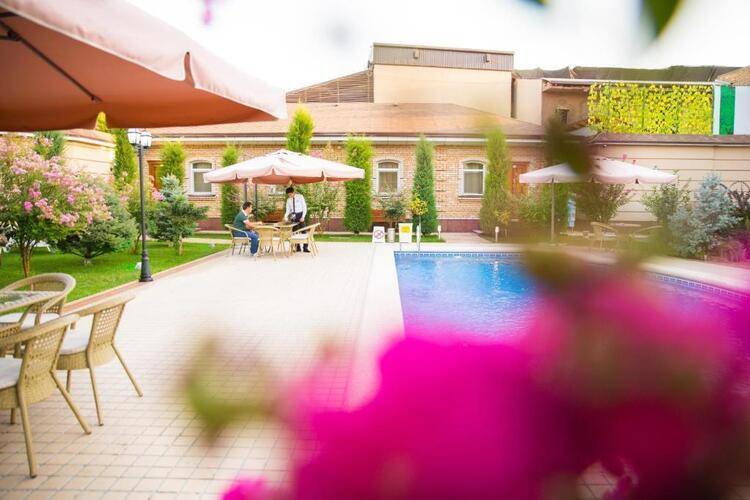 Sharq Hotel