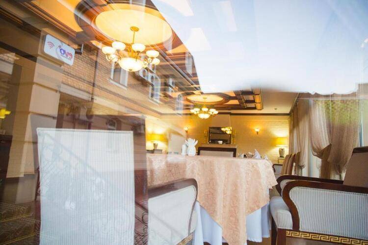 Sharq Hotel
