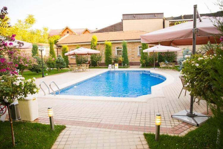 Sharq Hotel