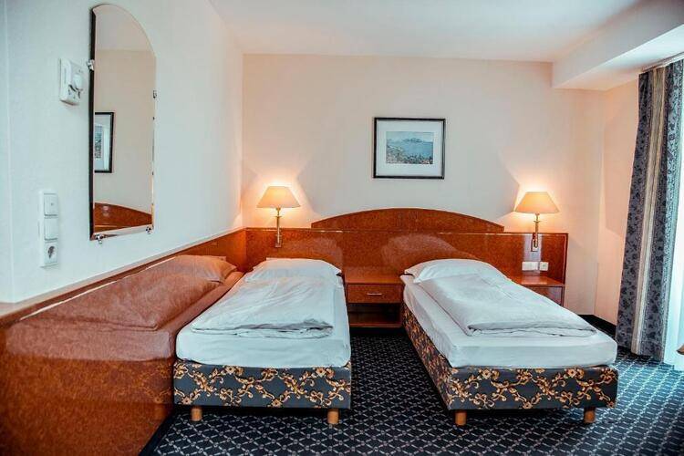 Shodlik Palace Hotel