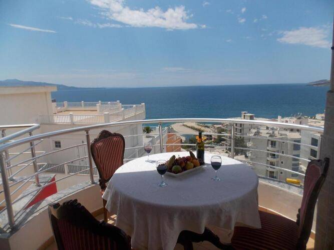Damian Saranda Hotel