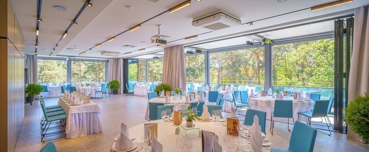 Карманнc - Янтарь Холл (Karmann's Hotel - Yantar Hall)
