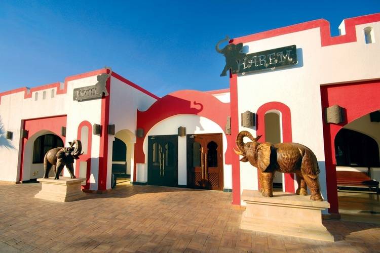 Domina Coral Bay Harem Junior Suite