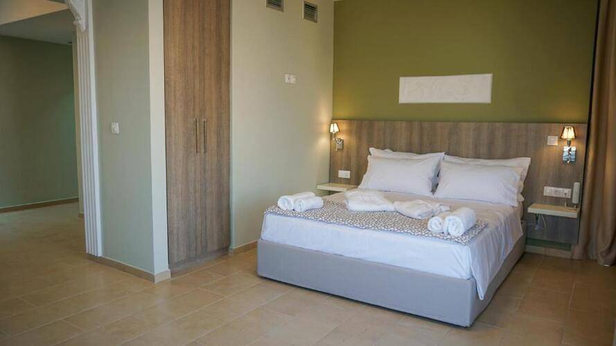 Agnes Deluxe Hotel