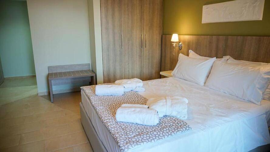 Agnes Deluxe Hotel