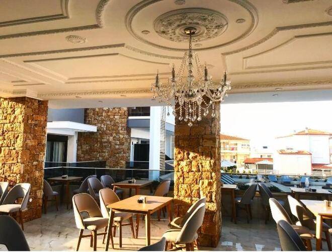 Agnes Deluxe Hotel