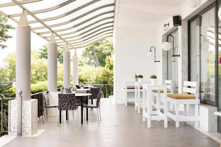 Calma Beach Hotel