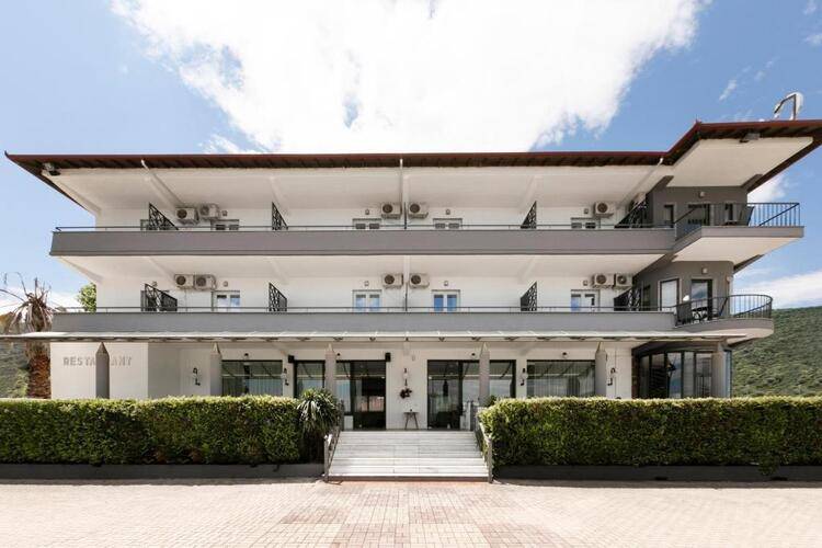 Calma Beach Hotel