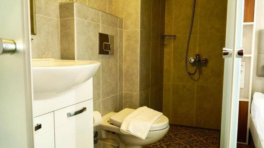 Qonaq Hotel&Suits