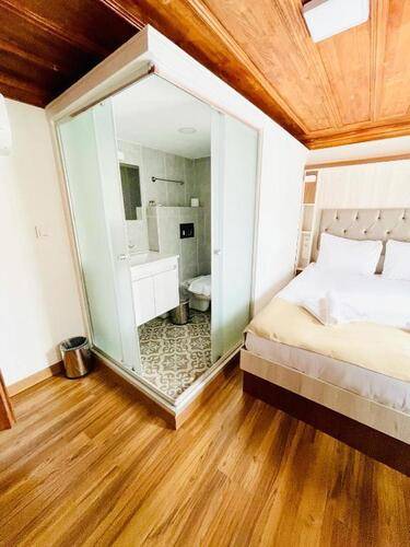 Qonaq Hotel&Suits