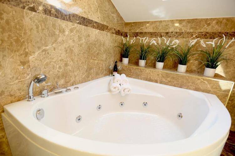 Truemar Hotels & Suites