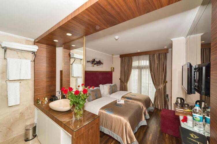 Darkmen Hotel