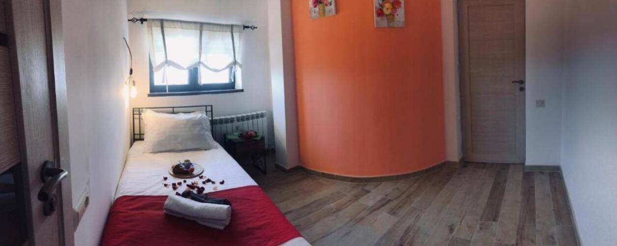 Blur Inn Hotel