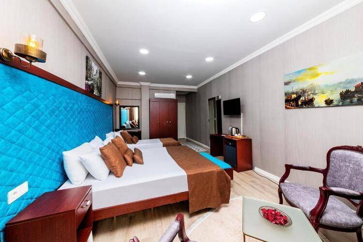 Dove Hotel & Suites