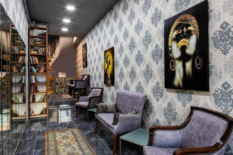 Dove Hotel & Suites