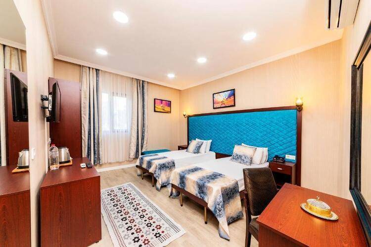 Dove Hotel & Suites