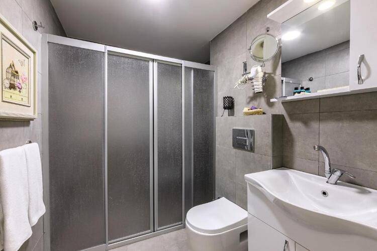 Dove Hotel & Suites