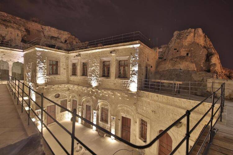 Taru Cave Suites SC