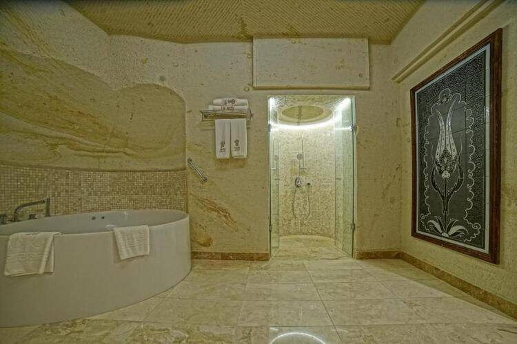 Taru Cave Suites SC