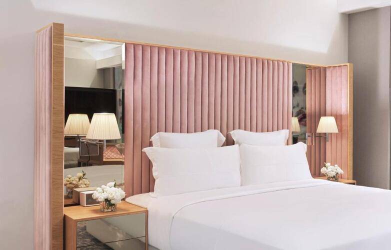 SLS Dubai Hotel & Residences