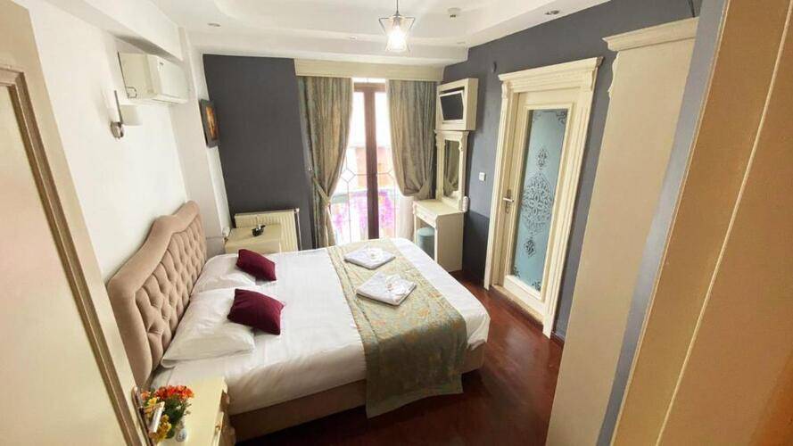 Le Petite Maison Hotel
