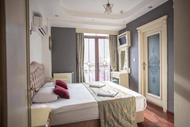 Le Petite Maison Hotel