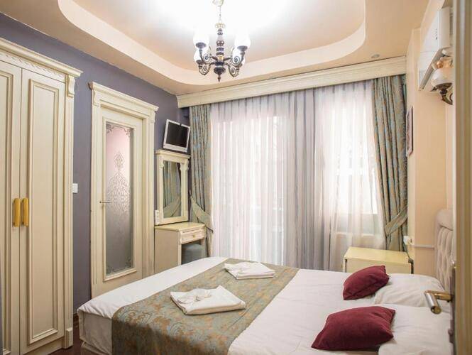 Le Petite Maison Hotel