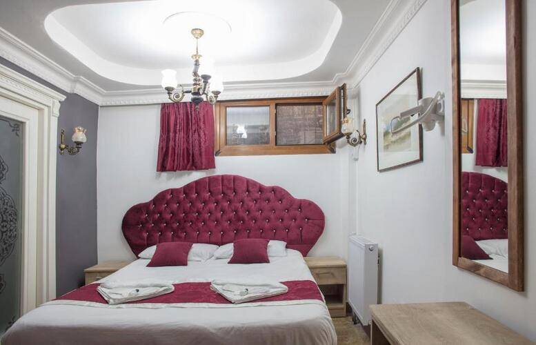 Le Petite Maison Hotel